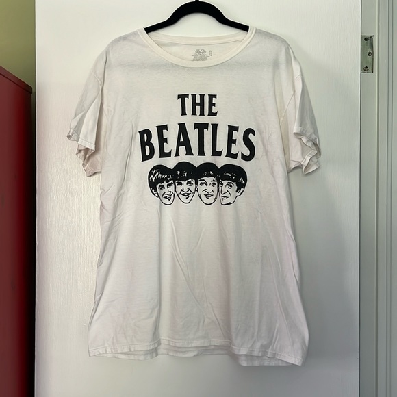 White XL The Beatles graphic tshirt - Picture 1 of 3